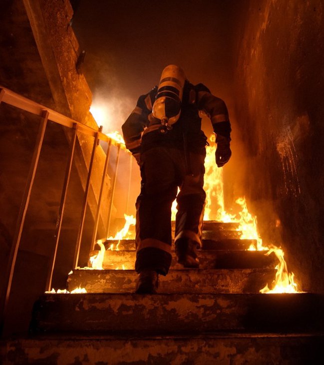 Firefighter rescue challenge at the finish line